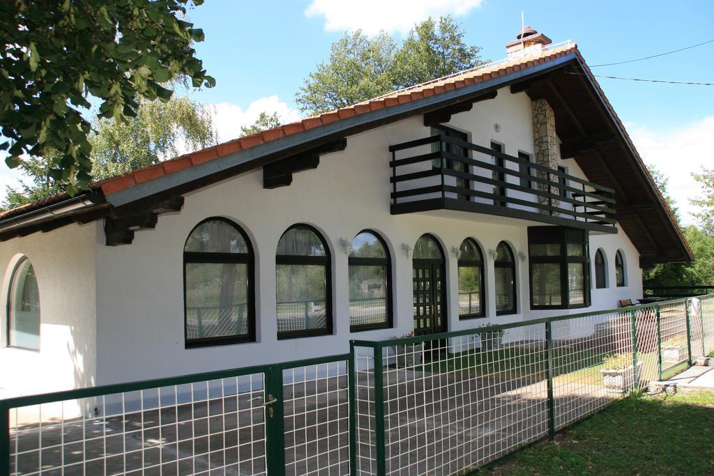 Apartment Licka Vodenica Josipdol Szoba fotó